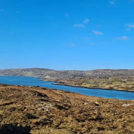 بيت للعطل Sea View Cottage, Errislannan